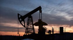 Harga Minyak Mentah Indonesia Naik. Foto: freepik