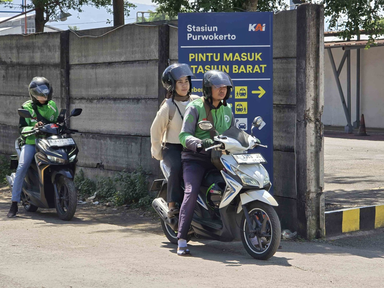 Pintu Barat Stasiun Purwokerto
