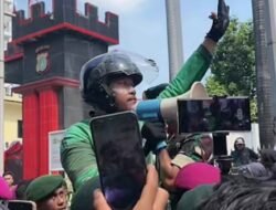 Massa Ojol Kepung Mako Brimob Kwitang, Tuntut Pelaku Penabrakan Dikeluarkan