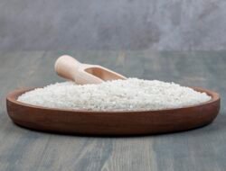 Sempat Ditarik dari Peredaran, Beras Premium Kembali Hadir di Ritel, Harga Turun Rp1.000 per 5 Kg