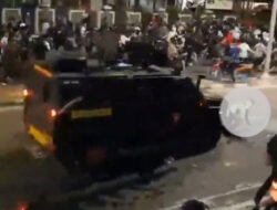 Viral di Media Sosial Mobil Baracuda Brimob Tabrak Pengemudi Ojol: Gojek Kelindes, Tolong!