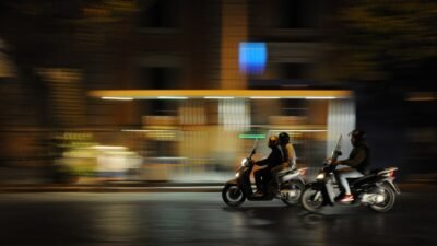 Cara Cek Kampas Rem Sepeda Motor agar Berkendara Tetap Aman