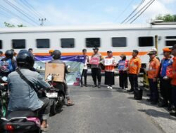 Harhubnas 2025 dan HUT ke-80, KAI Daop 5 Gelar Sosialisasi Keselamatan di 11 Perlintasan Sebidang