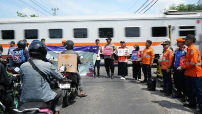 Harhubnas 2025 dan HUT ke-80, KAI Daop 5 Gelar Sosialisasi Keselamatan di 11 Perlintasan Sebidang
