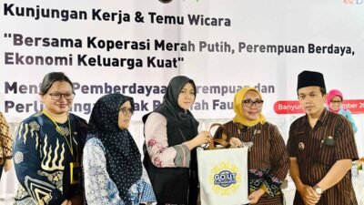 Menteri PPPA Kunjungi Koperasi Merah Putih Dawuhan, UT Siap Dukung Pemberdayaan Desa