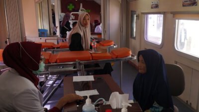 KAI Daop 5 Purwokerto Gelar RailClinic Gratis dan Salurkan Bantuan di Stasiun Kebasen