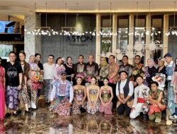 Aston Purwokerto Rayakan Hari Batik Nasional dengan Fashion Show dan Pameran UMKM