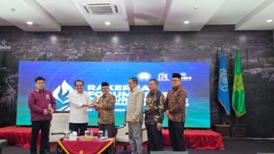 Forum Rektor PTMA Apresiasi Prof Abdul Mu’ti Lewat Penghargaan Tokoh Peduli Pendidikan Nasional