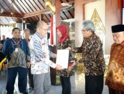 Bupati Banyumas Serahkan 97 SK Pensiun ASN, Ajak Menyambut Masa Purna Tugas dengan Ikhlas