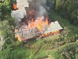 KKB Bakar Bangunan SMP Negeri Kiwirok, Aparat TNI-Polri Bertindak Cepat