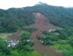 27 Warga Diduga Masih Tertimbun Longsor Banjarnegara, Tim SAR Terus Lakukan Pencarian