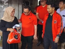 Anggota DPR RI Kaisar Beri Bantuan untuk Korban Longsor Cilacap