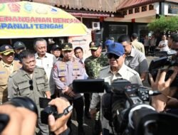 Presiden Prabowo Tinjau Penanganan Banjir di Tapanuli Tengah, Pastikan Bantuan Tersalurkan