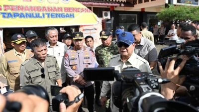 Presiden Prabowo Tinjau Penanganan Banjir di Tapanuli Tengah, Pastikan Bantuan Tersalurkan