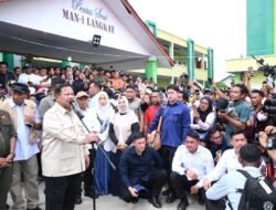 Presiden Prabowo Tinjau Pengungsi di Langkat, Tegaskan Negara Hadir Tangani Dampak Bencana