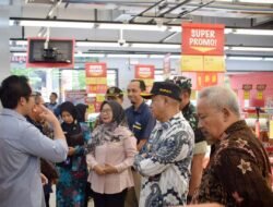 Sidak ke Pasar-pasar, Bulog Banyumas Jamin Ketersediaan Beras dan Minyak Goreng