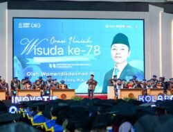 Wamendikdasmen Orasi Ilmiah Wisuda ke-78 UMP: Bukan Sekadar Lulus, tapi “Dimurnikan dari Kebodohan”