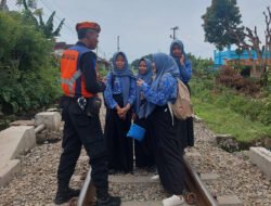 Berbahaya! KAI Daop 5 Purwokerto Tegas Larang Ngabuburit di Sekitar Rel Kereta Api