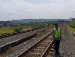 Terempas KA yang Lewat, Seorang Pria Nyaris Meregang Nyawa