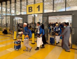 Pemerintah Pantau Kepulangan Ribuan Jemaah Umrah di Bandara Jeddah