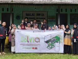 Mahasiswa Telkom University Ciptakan Mesin Pengayak Gula Kelapa Tenaga Surya di Banyumas