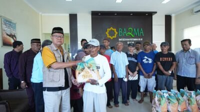 Bazma Cilacap Salurkan 1.300 Paket Sembako untuk Warga Sekitar Kilang