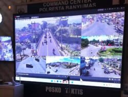 Kisah Operator Layanan 110 yang Siaga 24 Jam Layani Darurat Pemudik