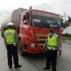 Arus Balik Lebaran, Polda Jateng Lakukan Penyekatan Truk Sumbu Tiga di Tol Kaligawe