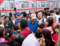 Prabowo Tiba-Tiba Sambangi Warga Kramat, Momen Haru Pecah di Permukiman Padat Jakarta