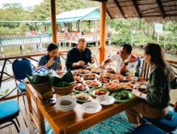 Wisata Kuliner Kampoeng Kepiting Kutawaru Makin Digandrungi, Begini Suasananya