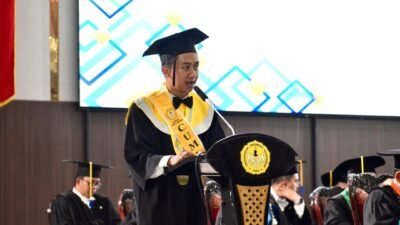 Lulus Tanpa Skripsi, Raih IPK 4,00: Kisah Yossi, Wisudawan Terbaik Unsoed dengan Proyek Board Game