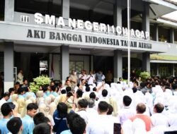 Prabowo Tinjau Hasil Renovasi SMAN 1 Cilacap, Tegaskan Semua Sekolah Akan Diperbaiki
