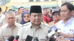 Jenguk Korban Kecelakaan Kereta di Bekasi, Prabowo Janji Bangun Flyover dan Perbaiki Lintasan