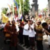 56 Bhikkhu Jalan Kaki dari Bali ke Borobudur, Bawa Pesan Perdamaian dan Persatuan