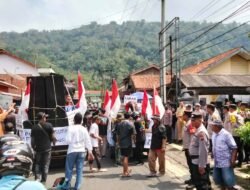 Ratusan Warga Banjaranyar Gelar Aksi Damai, Sampaikan Mosi Tidak Percaya kepada Kades