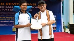 Murid SMK di Sorong Bacakan Surat untuk Prabowo, Ungkap Dampak Bantuan Sekolah di Papua