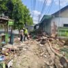 Tragis! Sopir Diduga Pingsan, Bus Sugeng Rahayu Oleng Tabrak Warung di Banyumas, 2 Tewas