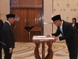 Mendiktisaintek Lantik Donny Purnomo sebagai Kepala BSN