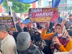 Ratusan Pensiunan Demo Mandiri Taspen Purwokerto, Tuntut Pembatalan Kredit Rp26 Miliar
