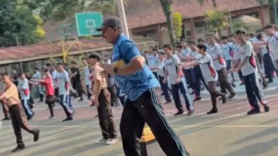 30 Tahun Mengajar, Guru di Purbalingga Akui Interactive Flat Panel Bikin Murid Lebih Cepat Paham Materi