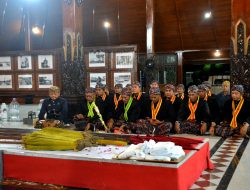 Bulan Suro di Cilacap, Jamasan Pusaka Jadi Simbol Pelestarian Sejarah Daerah