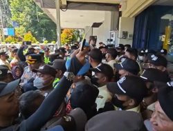 Ratusan Nasabah Desak Pembatalan Kredit Bermasalah Bank Mandiri Taspen Purwokerto