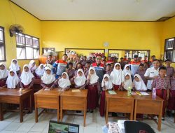 Hari Anak Nasional, Relawan Pertamina RU Cilacap Salurkan Bantuan Pendidikan