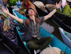 Tren Snackpacking Gen Z: Berwisata Menjelajahi Jajanan Lokal di Pasar Tradisional