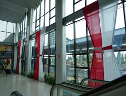 Sambut HUT RI Ke-81, KAI Daop 5 Purwokerto Hadirkan Nuansa Merah Putih di Seluruh Stasiun