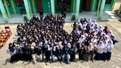 Cegah Judi Online Sejak Dini, KKN UIN Saizu Edukasi Siswa SMP di Pangandaran