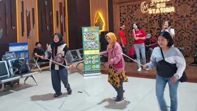 Semarak 17 Agustus di Stasiun Purwokerto, Ada Lomba hingga Upgrade Kelas