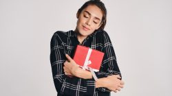 Apa Itu Self Reward dan Manfaatnya untuk Diri Sendiri, Bukan Sekadar Foya-foya