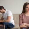 Tanda Wanita Ngambek yang Sering Bikin Pasangan Bingung, Ini Tips Hubungan agar Tak Salah Sikap