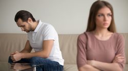 Tanda Wanita Ngambek yang Sering Bikin Pasangan Bingung, Ini Tips Hubungan agar Tak Salah Sikap